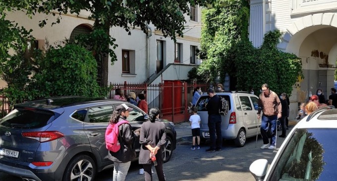 Strângerea fondului clasei, pedepsită cu amenzi între 1000 și 2000 lei – inițiativă USR-PLUS / Președintele Federației Asociațiilor de părinți: Proiectul este o prostie, este deja reglementat – Educatie