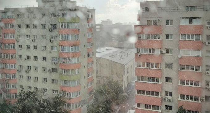 Cod Galben de vânt, ploi și fulgere în București până la 23.30 – Mediu