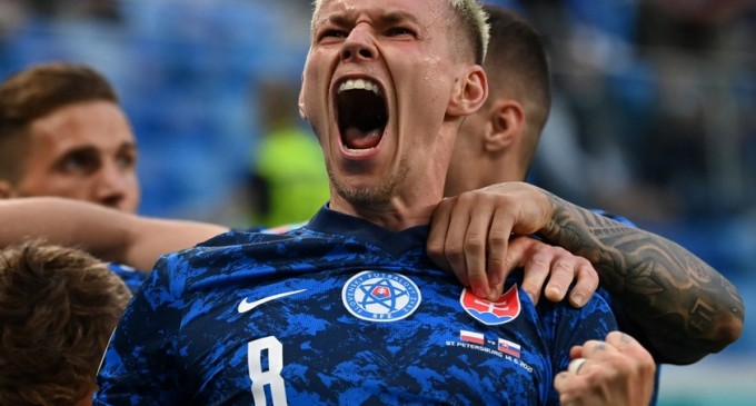 Euro 2020: Slovacia, victorie surprinzătoare (2-1 vs Polonia) / Krychowiak, eliminat de Ovidiu Hațegan – Fotbal