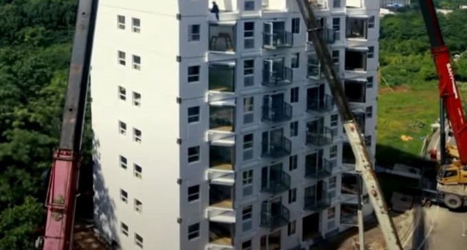 VIDEO O companie chineză a construit complet un bloc cu 10 etaje în 28 de ore și 45 de minute – International