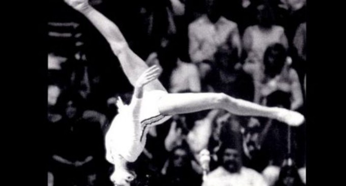 VIDEO Nadia Comăneci și primul 10 perfect din istoria gimnasticii – Exercițiile care au scris istorie – Alte sporturi