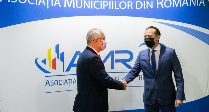 Emil Boc compară situația lui Florin Cîțu cu cea în care s-au aflat Angela Merkel şi Margaret Thatcher – Politic