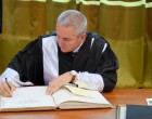 Gresesc cumva, Klaus Iohannis, când spun că astfel de personaje, gen Nicu Marcu, nu sunt decât niște bagabonți, hahalere, corupți ciorditori, care fac perdele de fum și aburesc populația din pozițiile în instituțiile publice în care au fost infiltrați? – Ziarul Incisiv de Prahova