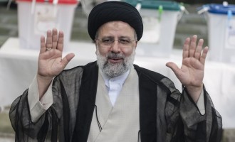 UE, criticată pentru trimiterea unui reprezentant la învestirea noului președinte iranian Ebrahim Raisi la doar câteva zile după atacul asupra navei Mercer Street – International