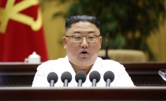 Autoritățile nord-coreene au dat ordin să nu se discute despre pierderea în greutate a lui Kim Jong-un / Varianta oficială este că liderul suprem suferă pentru popor – International