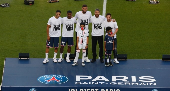 VIDEO Lionel Messi, prezentat fanilor PSG înaintea partidei cu Strasbourg din Ligue 1 – Fotbal