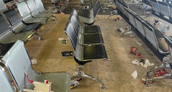 FOTO Haosul rămas în urmă în aeroportul din Kabul după evacuarea haotică a mii de persoane disperate să părăsească Afganistanul – International