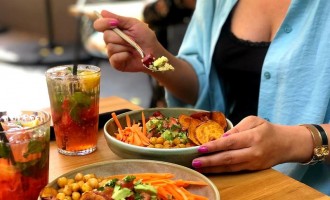 Weekend trending în București (II). Ce să faci când ieși în oraș: gogoși ca-n Berlin, viniluri și cafea de specialitate, „food porn” și bragă ca în Bucureștiul vechi – Prin oras
