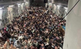 Pentagonul dezvăluie câți afgani erau de fapt în avionul militar a cărui fotografie a devenit virală în timpul evacuărilor din Kabul – International