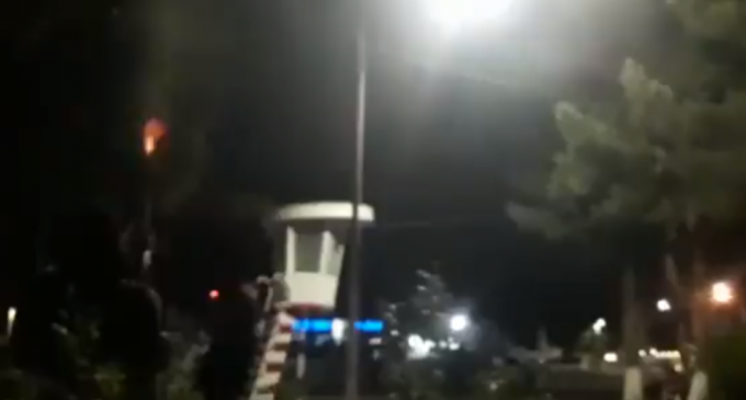 VIDEO Momentul în care talibanii sărbătoresc cu focuri de armă retragerea americanilor din Afganistan după 20 de ani război – International