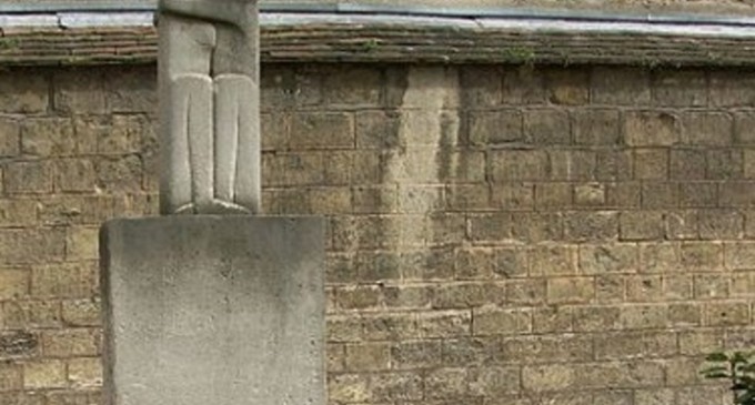 „Sărutul”, celebra sculptură a lui Brâncuși, nu va părăsi Cimitirul Montparnasse. Opera a fost clasată monument istoric – Cultura
