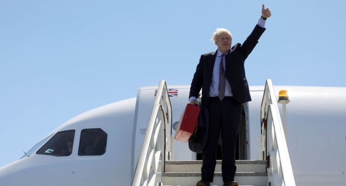 Marea Britanie negociază cu talibanii pentru a asigura evacuarea ultimilor săi cetățeni rămași în Afganistan – International