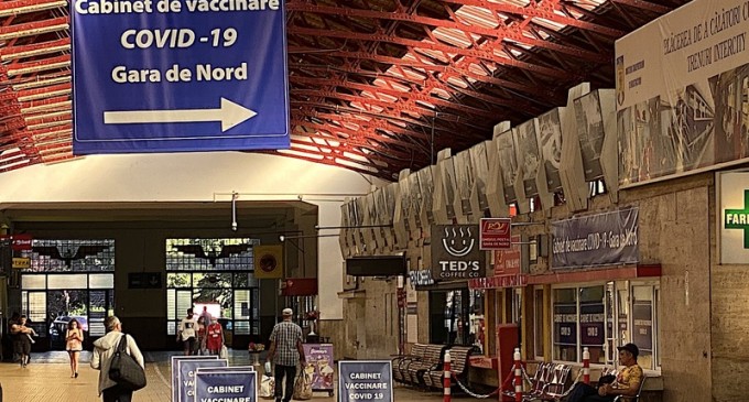 Sunt cu adevărat proști românii care nu se vaccinează? Daniel David: Oamenii ar fi așteptat de să primească informații în limbajul lor de la guvernanți, dar aceștia nu au făcut-o – Esential