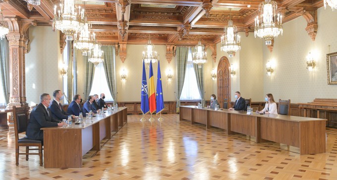 PNL forțează votul unui Guvern minoritar în Parlament. PSD și USR spun că nu-l votează / Ce strategie și calcule fac Iohannis și PNL – Politic