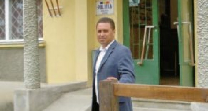 Incisiv de Prahova a avut, din nou, DREPTATE!/ Tovarășul militian șef Zăbavă, Sebi pe numele de scenă – s-a intors la Bai(coi)/Sectia 3 Politie Vest are, in locul sau, un adevarat profesionit! – Ziarul Incisiv de Prahova