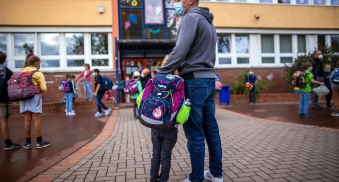 Testarea elevilor anti-Covid la școală. Care va fi procedura de testare și când ajung testele în școli – Educatie