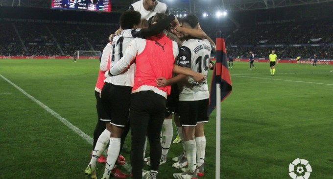 VIDEO Levante a condus cu 2-0, dar rămâne fără victorie în LaLiga după ce Valencia a înscris de patru ori – Fotbal