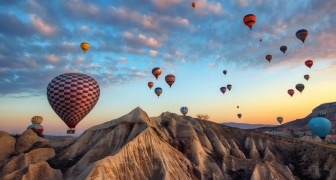 De ce să alegi un circuit turistic pentru a vizita locuri noi?