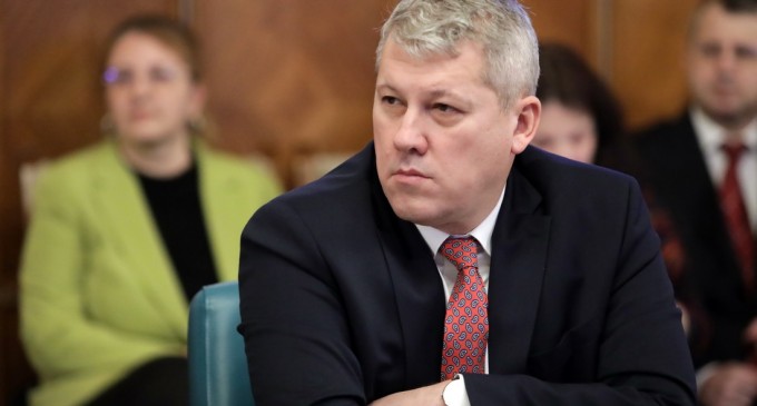 USR va depune moțiune împotriva ministrului Justiției pe proiectul desființării SIIJ / Moșteanu: Dragnea e foarte mândru de Predoiu