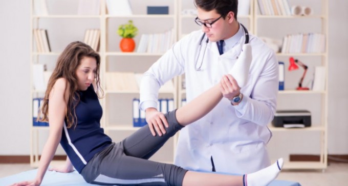 Ce functioneaza mai bine in cazul durerilor de spate: kinetoterapia sau fizioterapia?