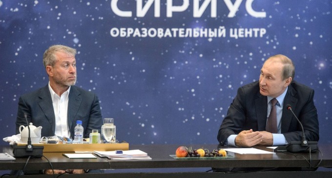 Uniunea Europeană îl va sancționa și pe Roman Abramovici, ca urmare a invadării Ucrainei de către Rusia