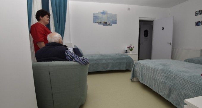 Când începe un vârstnic să aibă nevoie de îngrijire suplimentară?