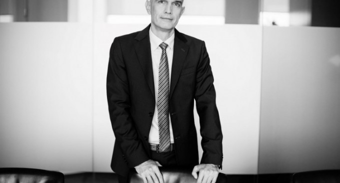 Vladimir Kalinov, vicepreședinte Raiffeisen Bank: „Este un mit că banca îl pândește pe clientul cu probleme ca să îi ia casa. Nu ne ocupăm cu imobilele și nici nu suntem interesați!”