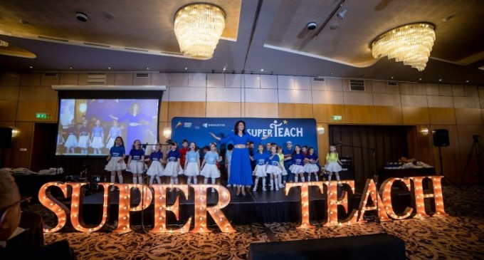 Cum s-a desfăşurat cea de-a 4 a ediţie din Gala SuperTeach 2022 „Children First”?
