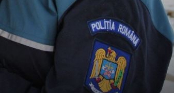 Polițist sibian, surprins în timp ce încerca să fure produse în valoare de 52 de lei dintr-un magazin