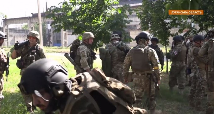 VIDEO Luptătorii Legiunii Internaționale au ajuns la Severodonețk pentru a întări apărarea ucraineană: „Luptăm de partea dreptății”