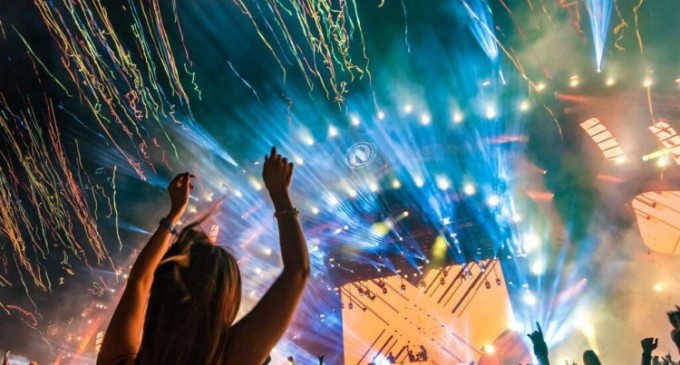 Line-up-ul complet de la festivalul NEVERSEA 2022: 150 de artiști din peste 20 de țări vor urca pe scene