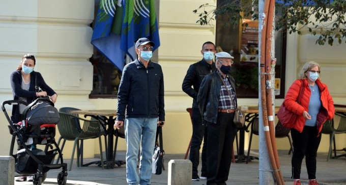 Aproape 10 mii de noi cazuri de COVID-19. Un sfert dintre îmbolnăviri, în București