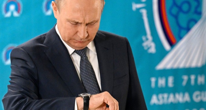 VIDEO VIRAL cu Vladimir Putin tușind de zeci de ori în timpul unei declarații făcute în Iran. Reacția Kremlinului la speculațiile din Occident privind starea de sănătate a președintelui rus