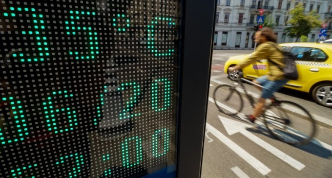 HARTĂ Coduri galbene și portocalii de caniculă până vineri