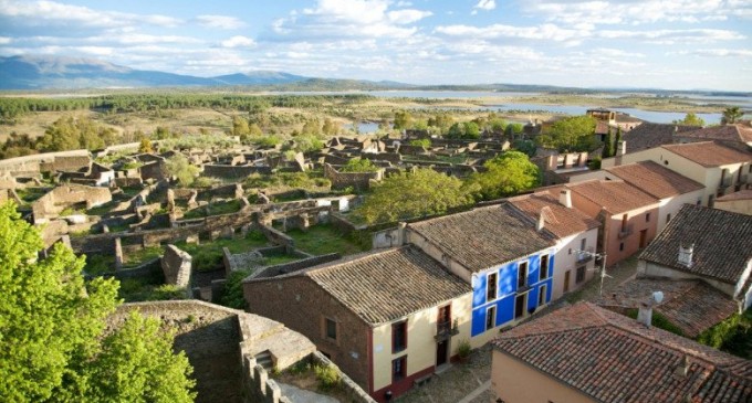 Digi24: GALERIE FOTO. Cum arată orașul – fantomă din Spania, abandonat de locuitori din cauza unei „greșeli”