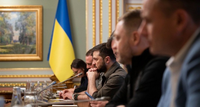 Ucraina așteaptă un vot crucial privind înghețarea datoriilor sale / Economia țării, „în comă”