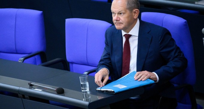Germanii sunt nemulţumiţi de guvernul condus de Olaf Scholz