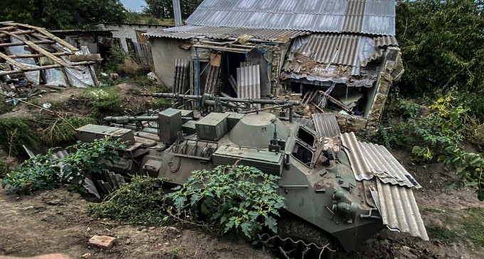 Zelenski spune că a fost descoperită o groapă comună în Izium, oraș recucerit de la ruși