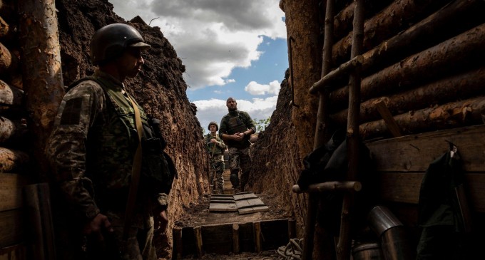 Forțele ucrainene controlează în mare parte un drumul care face legătura între Svatove și Kreminna, spune un oficial ucrainean