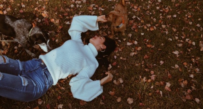 5 moduri in care sa porti un pulover