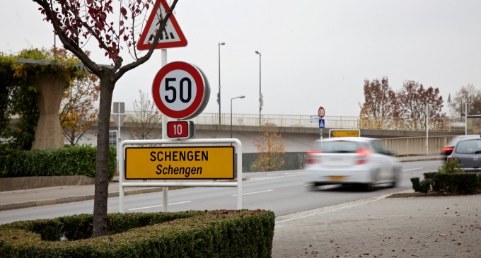 Aderarea României şi a Bulgariei la Schengen: Preşedinţia cehă a Consiliului UE cere o decizie favorabilă în acest an / „Aşteaptă de peste 11 ani” / Europarlamentar german (AfD): „Vreau să fiu prietenos când spun că România este Wild West-ul Europei”