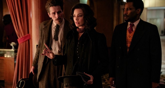 VIDEO Ultimul film al lui Christian Bale și Margot Robbie a dezamăgit la box office / „Smile” zâmbește în continuare de pe prima poziție a clasamentului