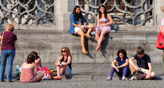 Doar 6% dintre tinerii români au făcut vreodată un test HIV. Prima aplicație web de testare HIV lansată în România