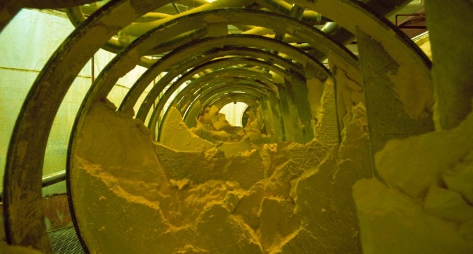 Greenpeace denunță continuarea scandaloasă a comerțului nuclear cu Rusia