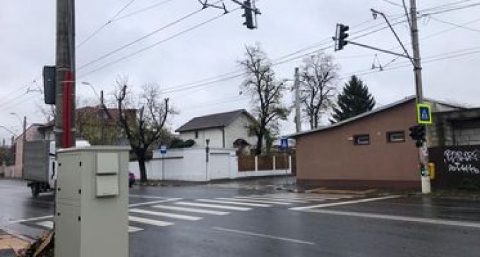 FOTO Semafor funcțional, în sfârșit, pe Șoseaua Antiaeriană din București, după săptămâni de proteste ale locuitorilor