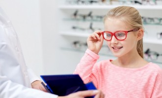 7 semne care îți indică că micuțul tău are nevoie de un consult optometric