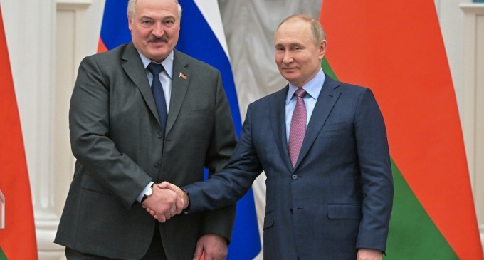 Cel mai loial aliat al lui Putin acuză Ucraina că încearcă să implice NATO în război