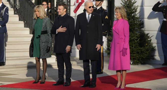 Subvențiile americane: Macron vrea ca UE să ajungă la o înțelegere cu Washingtonul privind scutirile până la începutul anului 2023