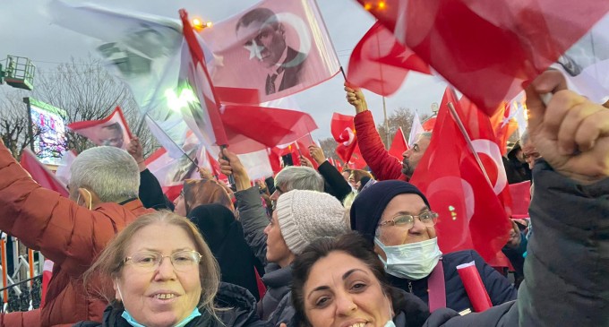 Noi proteste la Istanbul după condamnarea la închisoare a primarului Ekrem Imamoglu, marele rival al lui Erdogan