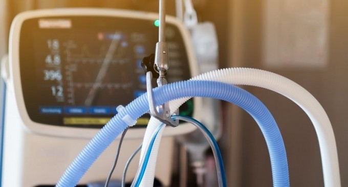 Germania: O pacientă a fost arestată după ce a oprit ventilatorul colegei de salon pe motiv că o deranja zgomotul